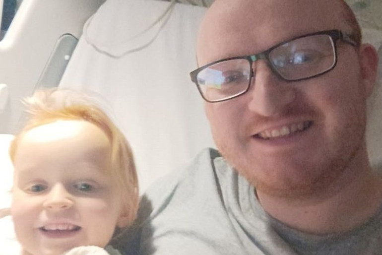 Çocuklardaki gizemli salgın yayılıyor: Kahraman İngiliz baba herkesi ağlattı