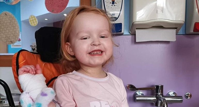 Çocuklardaki gizemli salgın yayılıyor: Kahraman İngiliz baba herkesi ağlattı