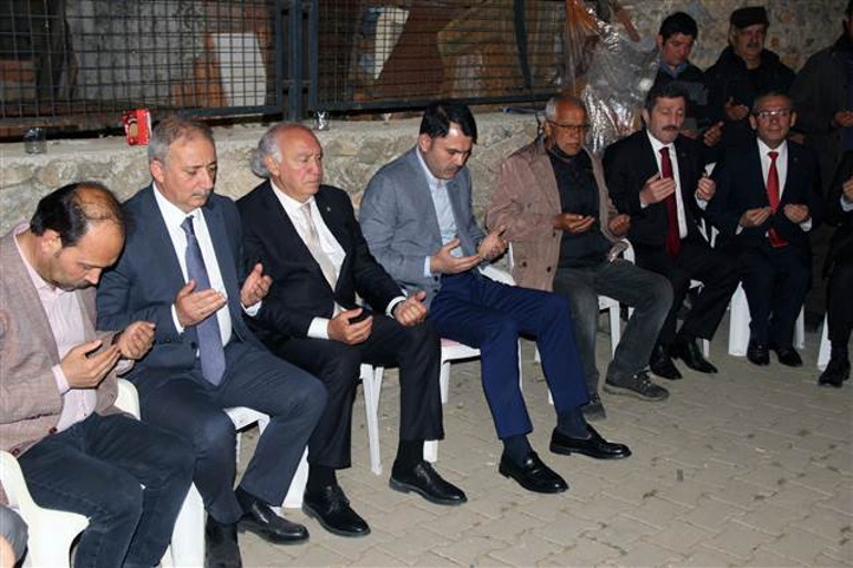 Bakan Kurum, metan gazı faciasında ölenlerin ailelerini ziyaret etti
