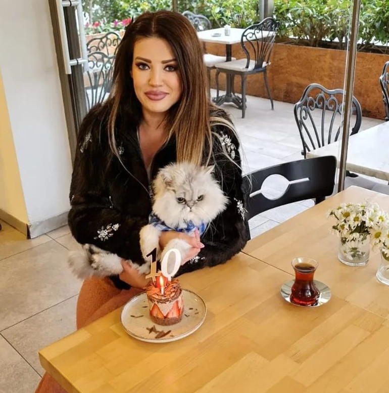 Esra Sönmezerin gözyaşları... Kedim için 1.5 milyon TL harcadım