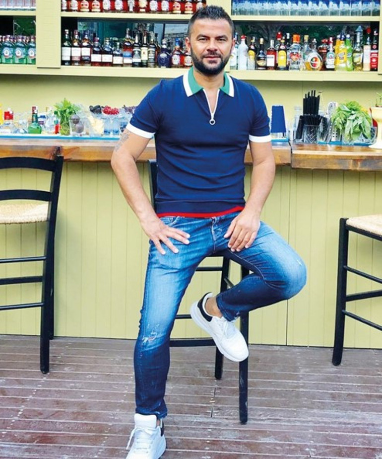 Sadık Baba’dan ‘Ah Bella’ sürprizi