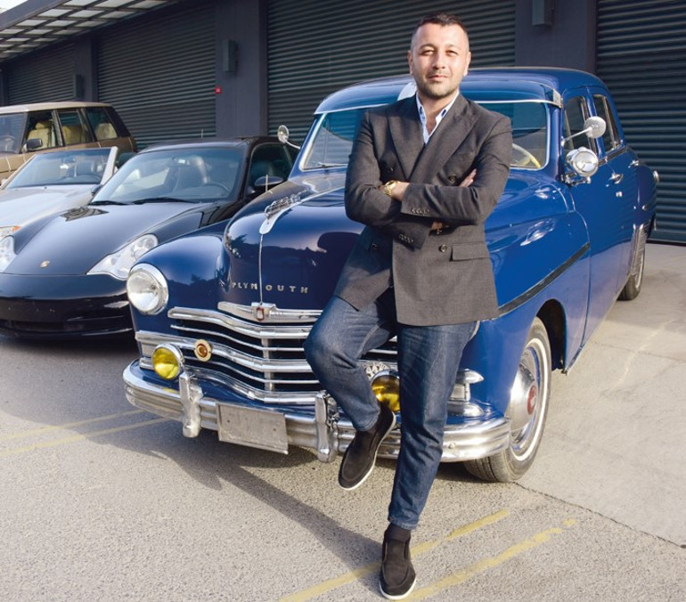 Sadık Baba’dan ‘Ah Bella’ sürprizi