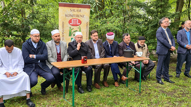 Almanya’da bayram şöleni