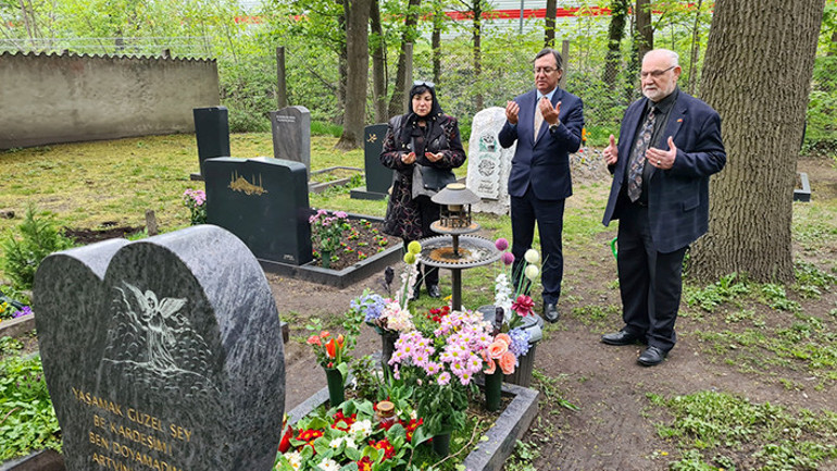 Almanya’da bayram şöleni