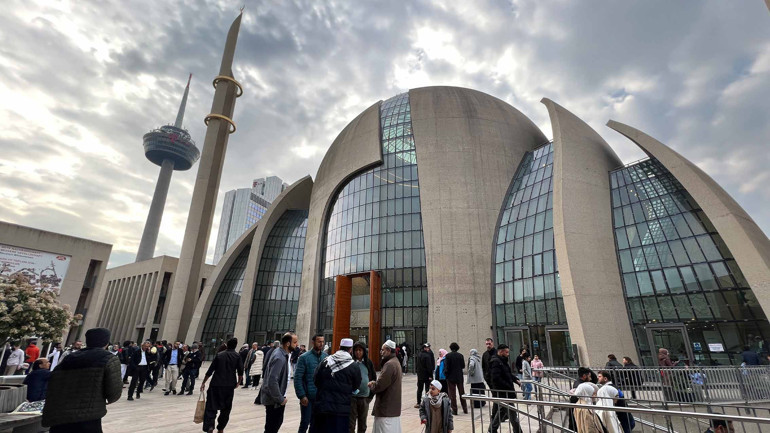 Almanya’da bayram şöleni