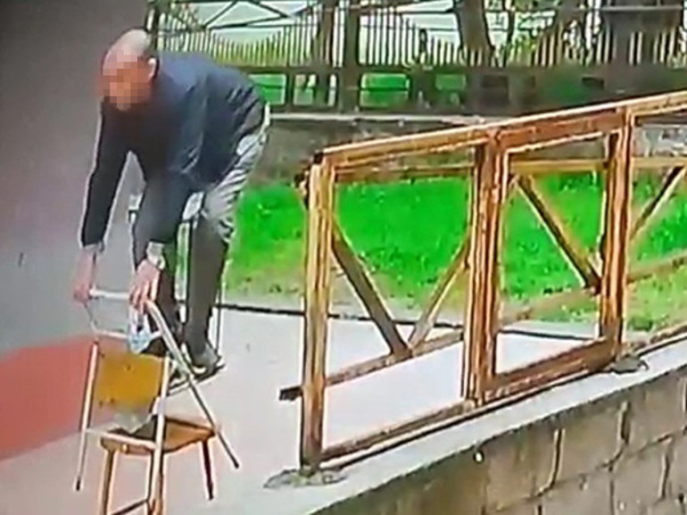 Görüntüleri izleyince ortaya çıktı Tayt hırsızına cinsel tacizden suç duyurusu... Bir sürü çamaşırın içinden sadece benimkiler kayboluyordu