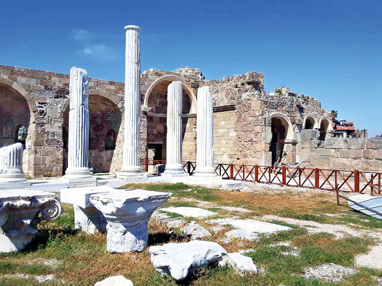 Athenaya ihanet Side antik kentine bar açtılar