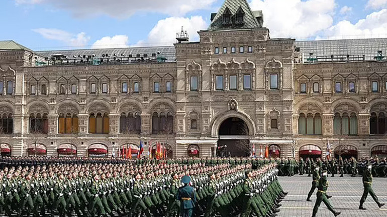 Dünyayı ayağa kaldıran iddia Putin savaş esirlerini Kızıl Meydanda yürütebilir...