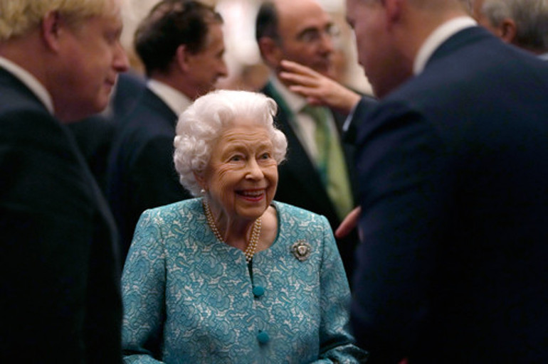 Merakla bekleniyordu: Kraliçe Elizabeth üzdü