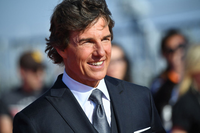 Galaya kendi kullandığı helikopterle gökyüzünden indi