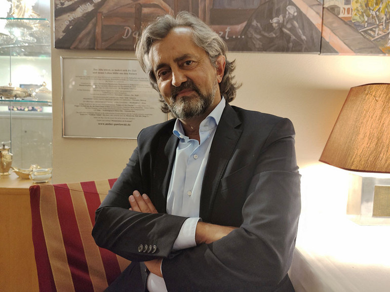 ‘Bizler şu an cerrah olarak yangın söndürüyoruz’