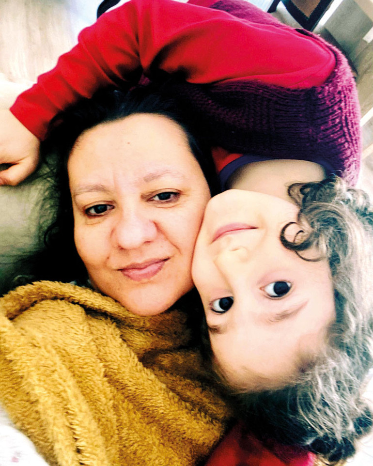 Ben bir karadelik miyim, kek miyim, İsmail miyim Sen bir şairsin