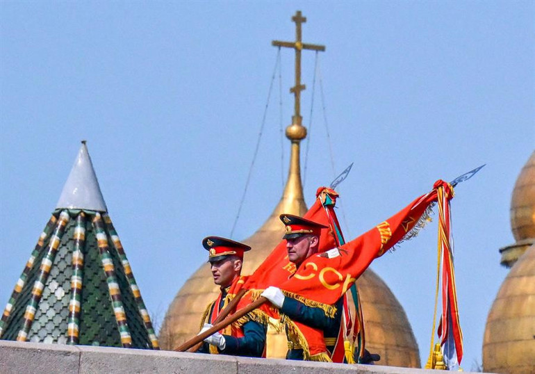 Zafer Günü provası gövde gösterisine dönüştü: Putin yeni oyuncağıyla göz dağı verdi