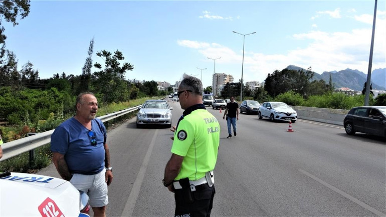 Korsan taksici, aracına aldığı müşteri sivil polis çıkınca yakayı ele verdi: Yardımseverliğin cezasını çekiyorum
