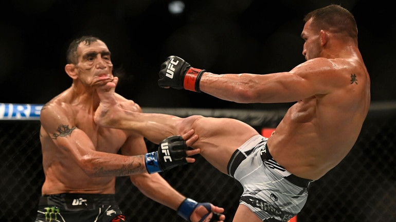 UFC’de Micheal Chandler, Tony Ferguson’u nakavtla hastanelik etti