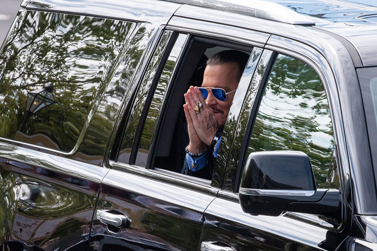 Sosyal medyayı ikna etti, peki ya jüriyi Ne olursa olsun Johnny Depp kazandı