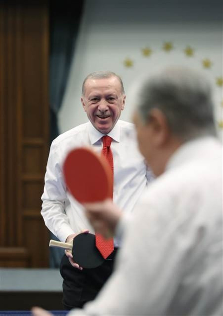 Cumhurbaşkanı Erdoğan, Tokayev ile masa tenisi oynadı