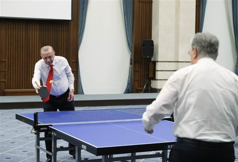 Cumhurbaşkanı Erdoğan, Tokayev ile masa tenisi oynadı