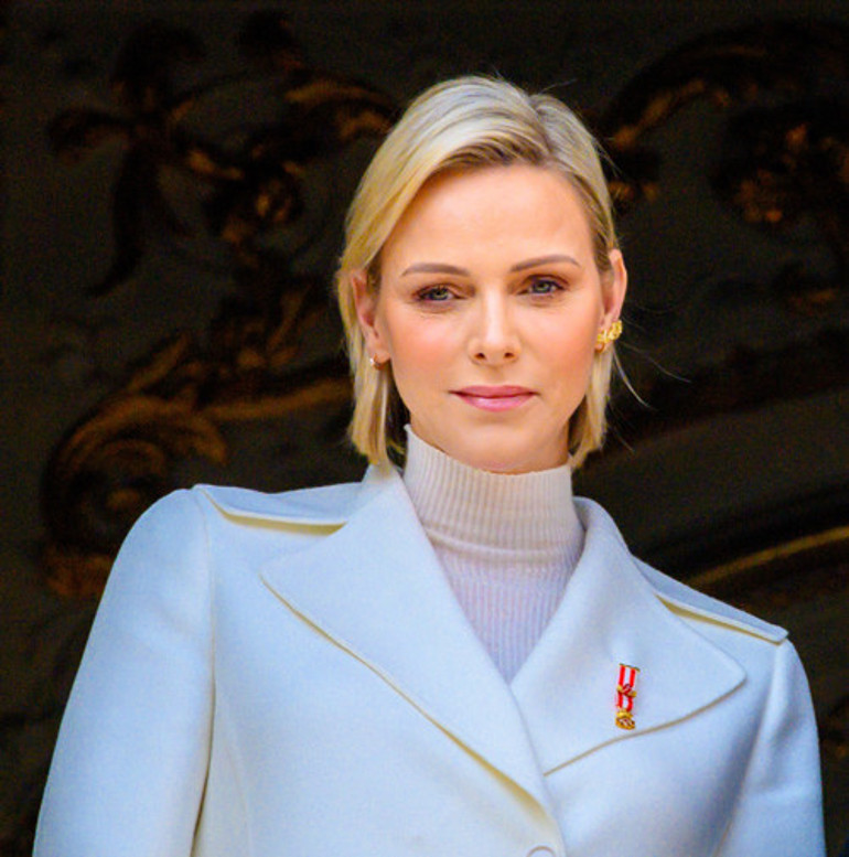 Ünlü çift hakkında dudak uçuklatan iddia: Yanında dursun diye... Milyonluk anlaşma