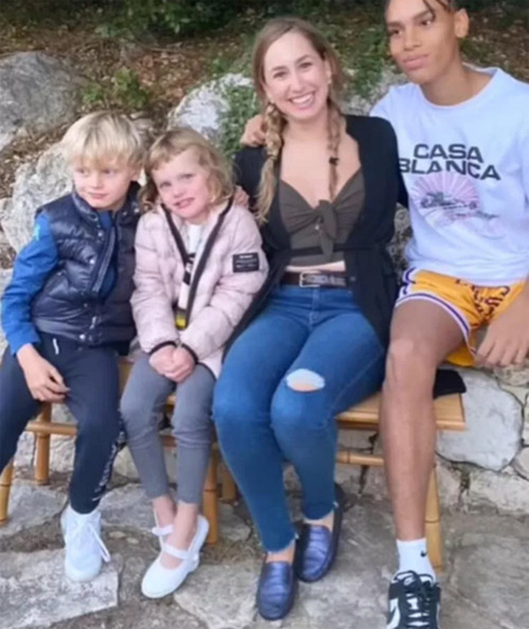 Ünlü çift hakkında dudak uçuklatan iddia: Yanında dursun diye... Milyonluk anlaşma