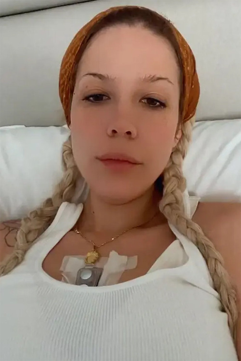 Ünlü şarkıcı hastane yatağından duyurdu: O kadar çok hastalığım var ki