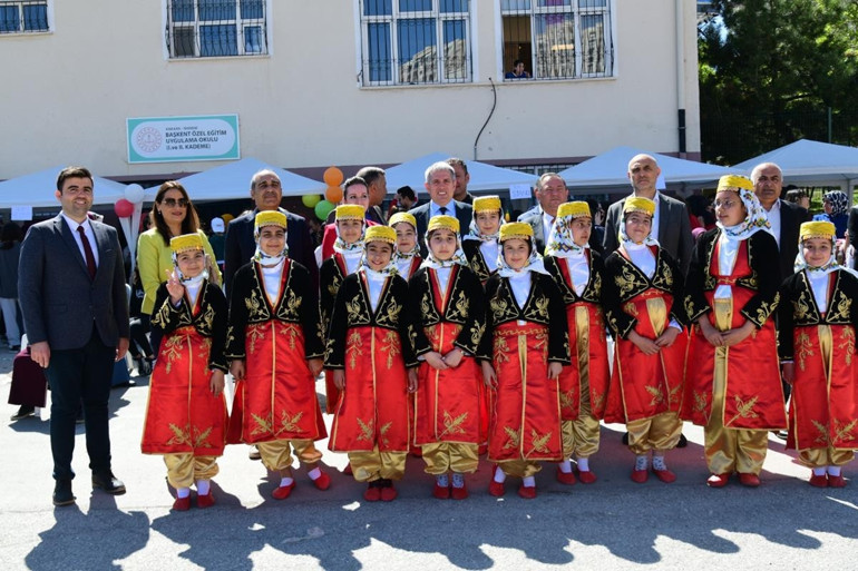 Hem öğreniyor hem eğleniyorlar