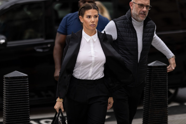 Johnny Depp - Amber Heard davası devam ederken İngilterede gündem Wayne Rooney ve Jamie Vardynin eşleri Coleen Rooney ve Rebekah Vardy davasının detayları...