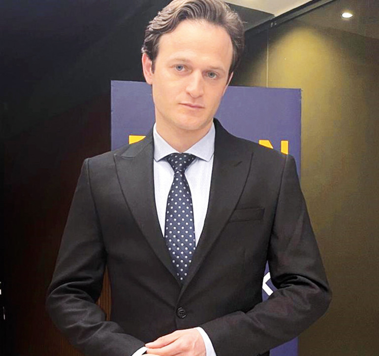 Bunları biliyor muydunuz Ünlü şarkıcı ilkokulda korodan atılmış