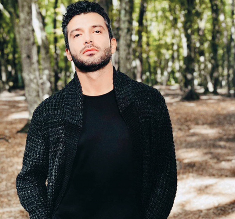 Bunları biliyor muydunuz Ünlü şarkıcı ilkokulda korodan atılmış