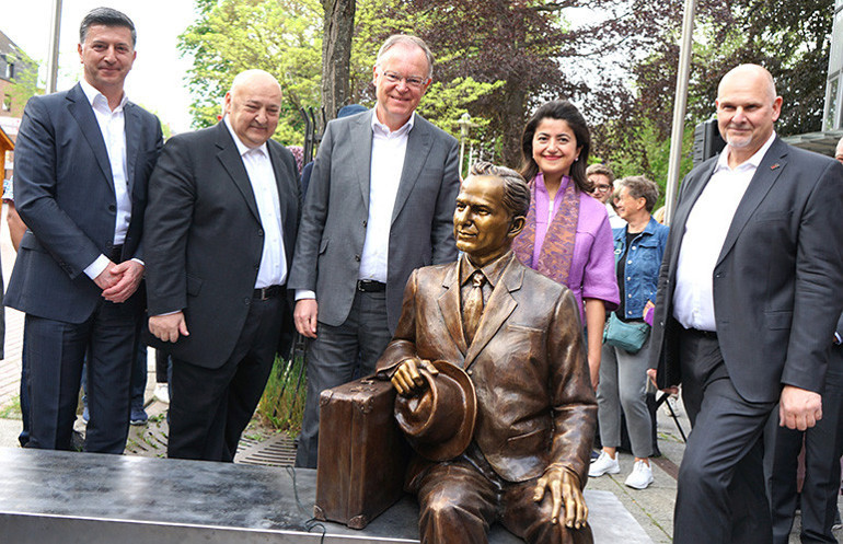 ‘Göç Anıtı’ Lehrte’de törenle açıldı