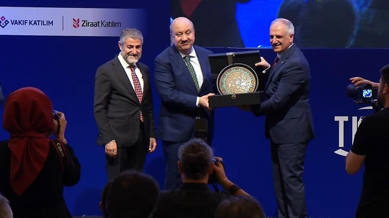 Son dakika... Bakan Nebatiden büyüme ve enflasyon mesajı