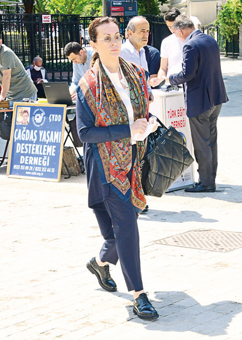 Son yolculuğuna uğurlandı