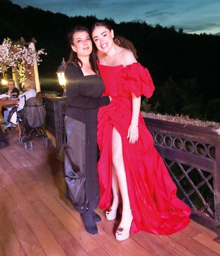 Kıyafetine köpeği pisledi Nişanda neler yaşandı