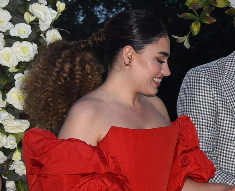 Kıyafetine köpeği pisledi Nişanda neler yaşandı