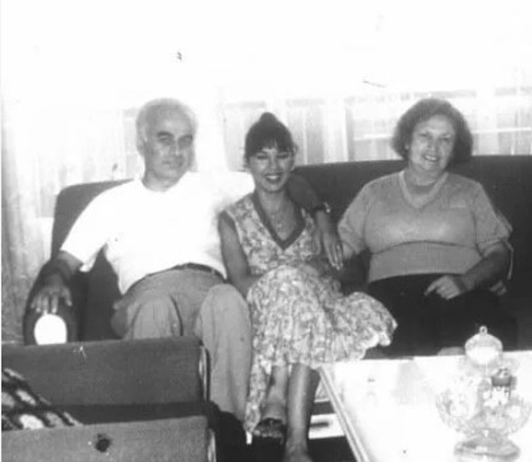 Ünlü sanatçıdan duygulandıran paylaşım... İyi ki tek kızınız olmuşum