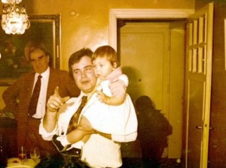 Ünlü sanatçıdan duygulandıran paylaşım... İyi ki tek kızınız olmuşum