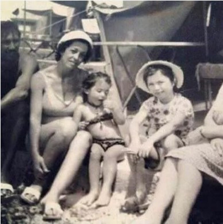 Ünlü sanatçıdan duygulandıran paylaşım... İyi ki tek kızınız olmuşum