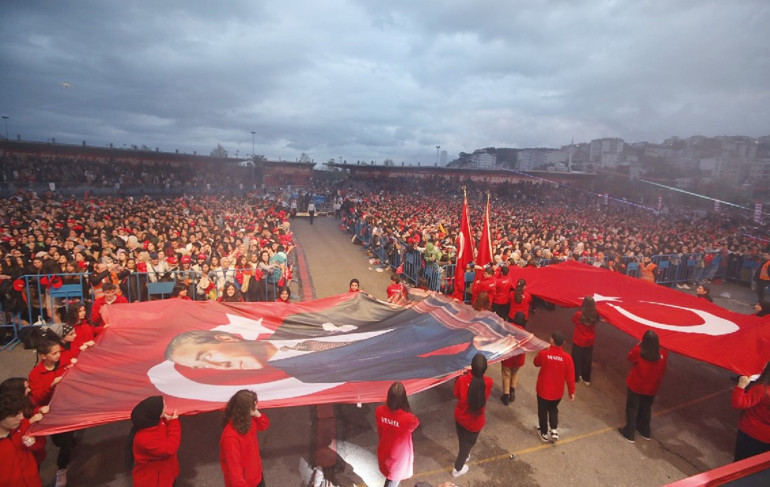 3 pantolon,  18 yıllık tişört