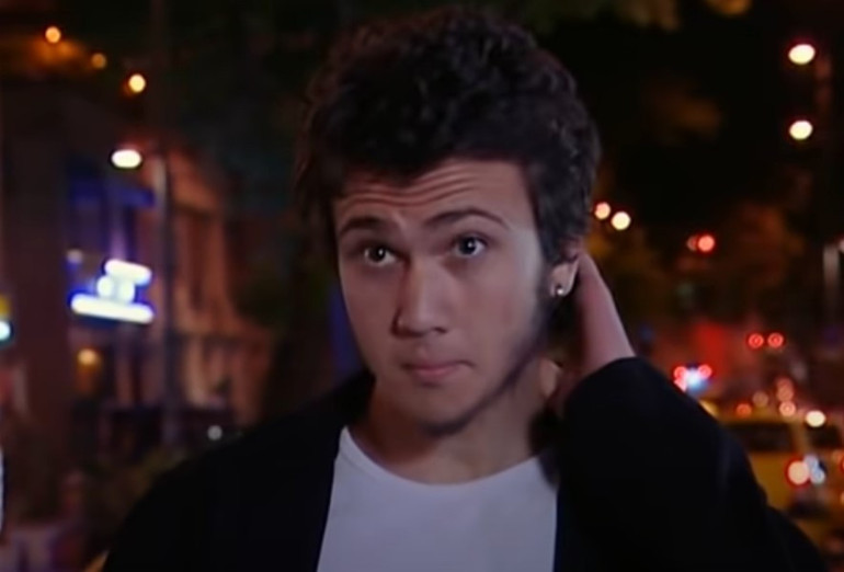 Bunları biliyor muydunuz Ünlü oyuncu Arka Sokaklarda figüranmış