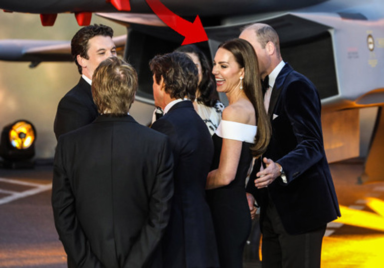 Tomun boyu bir anda nasıl uzadı 1.75lik Katein yanında bile...