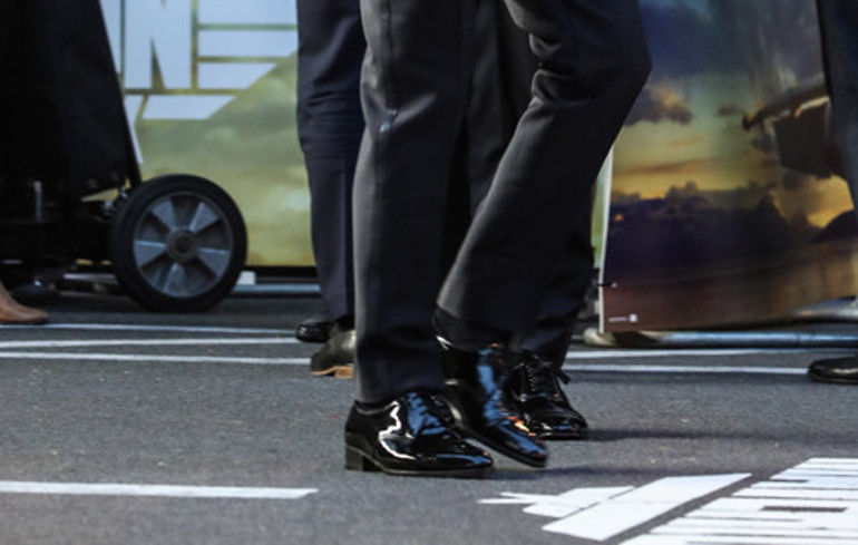 Tomun boyu bir anda nasıl uzadı 1.75lik Katein yanında bile...