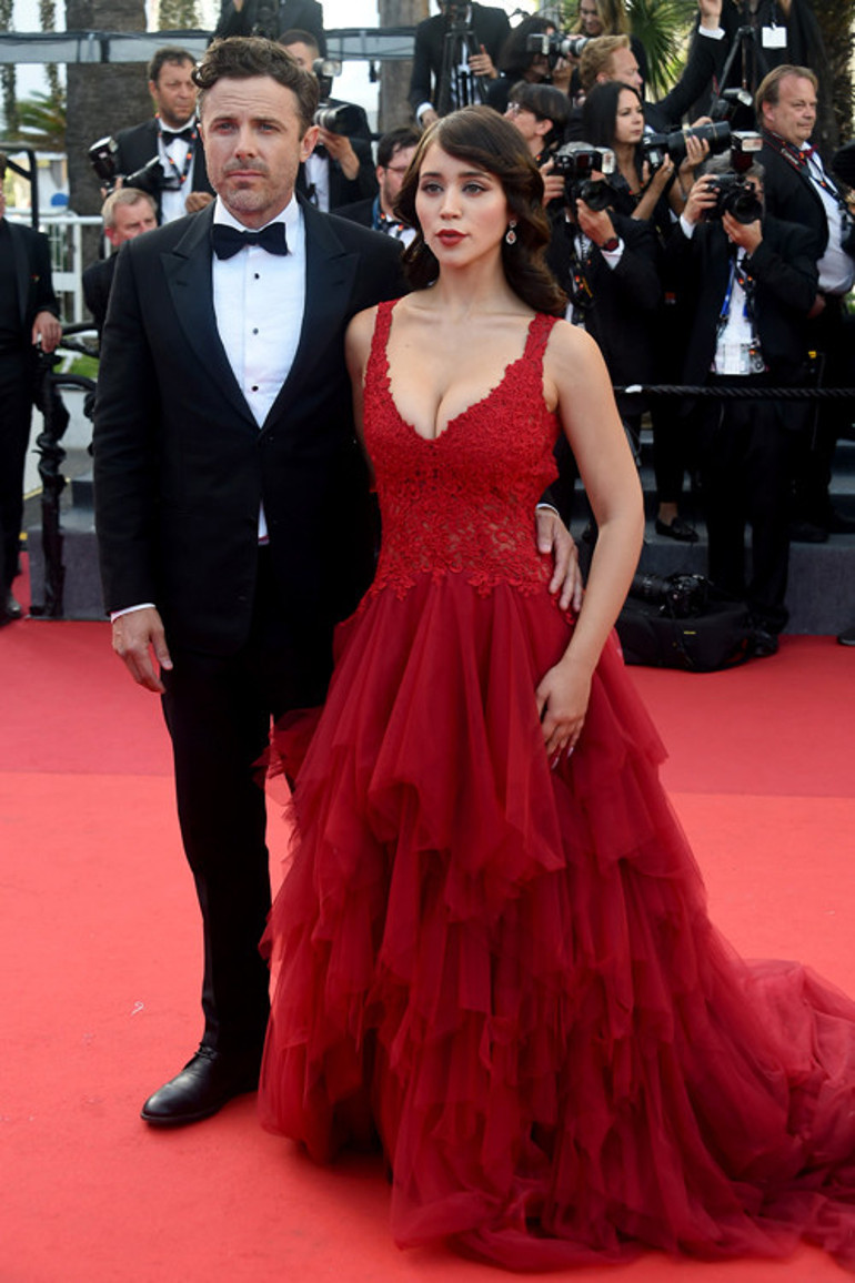 Ünlü Türk oyuncular dünya yıldızlarıyla Cannes Film Festivalinin kırmızı halısında