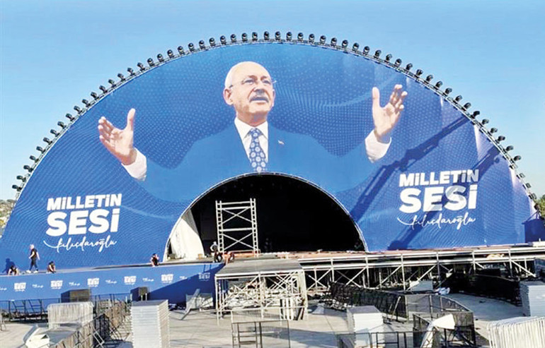 Kameraya bardak fırlatma vakası