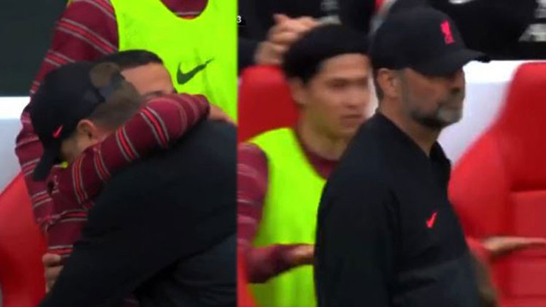 Manchester Citynin tarihi şampiyonluğunda Liverpool yanlış anons vakası yaşadı Taraftarı gören Salah yıkıldı...