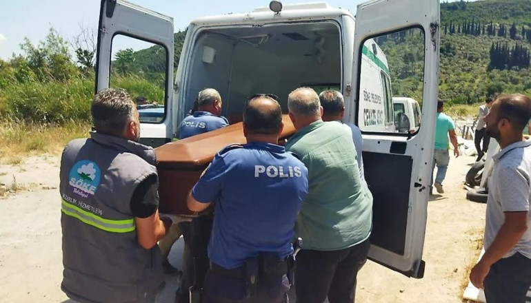 Aydında korkunç olay: Spiral bıçağı saplanan emekli polis hayatını kaybetti