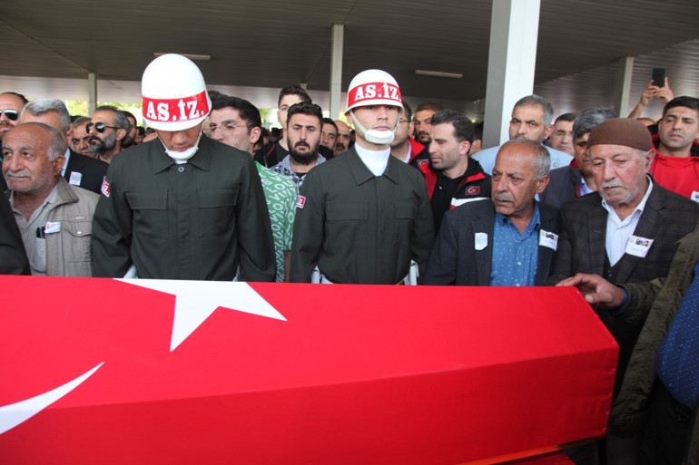 Türkiye şehitlerini gözyaşlarıyla uğurladı