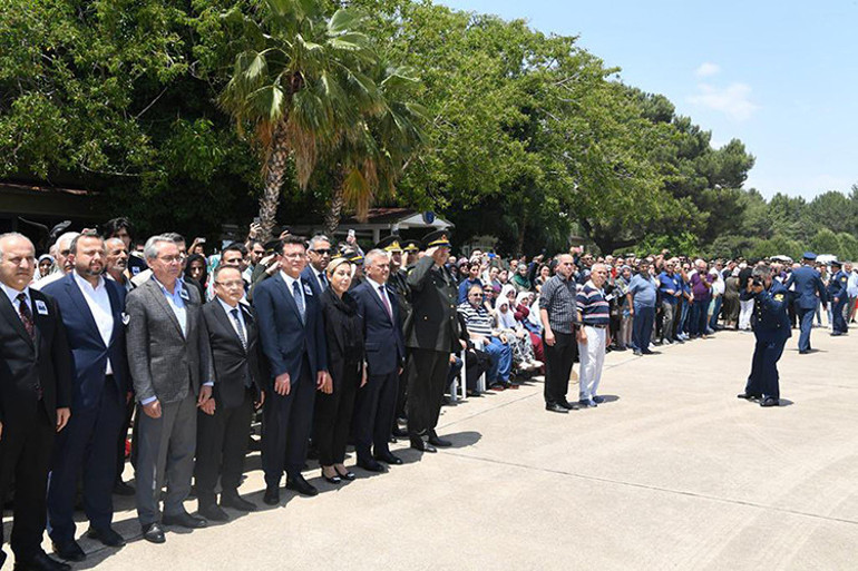 Türkiye şehitlerini gözyaşlarıyla uğurladı