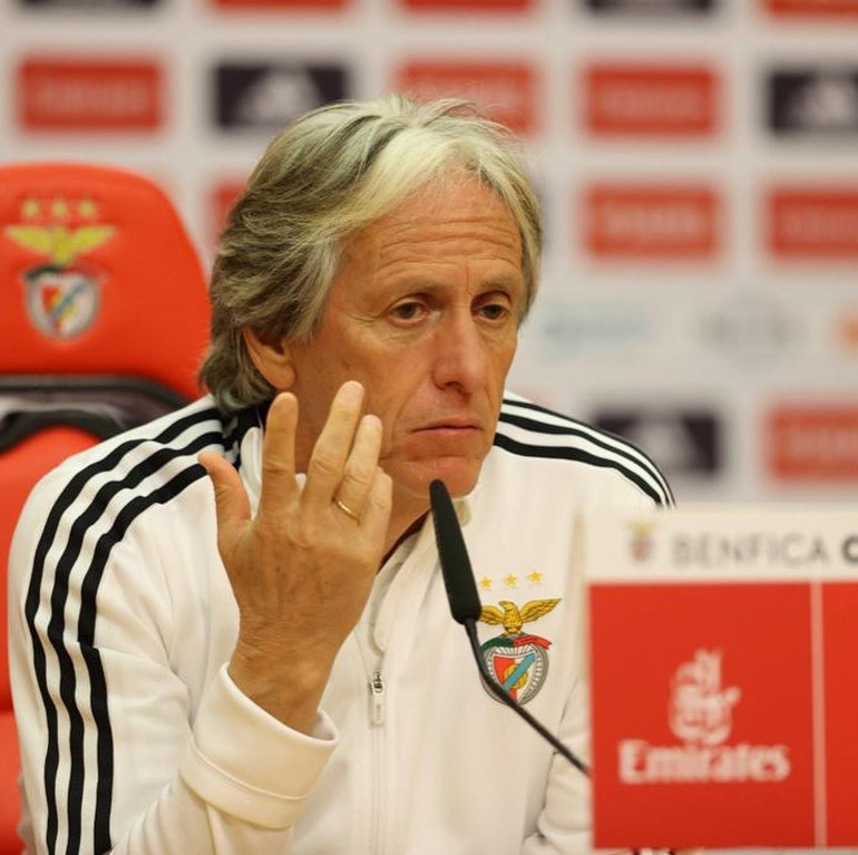Jorge Jesus Fenerbahçede neler yapabilir Portekizli gazeteci Nuno Martinse sorduk Oyun planı, Mesut Özil gibi yıldızlarla ilişkisi, şampiyonluk baskısı...