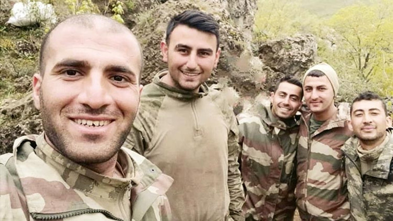 Melek Mosso, ahlak ve konser iptal etmek