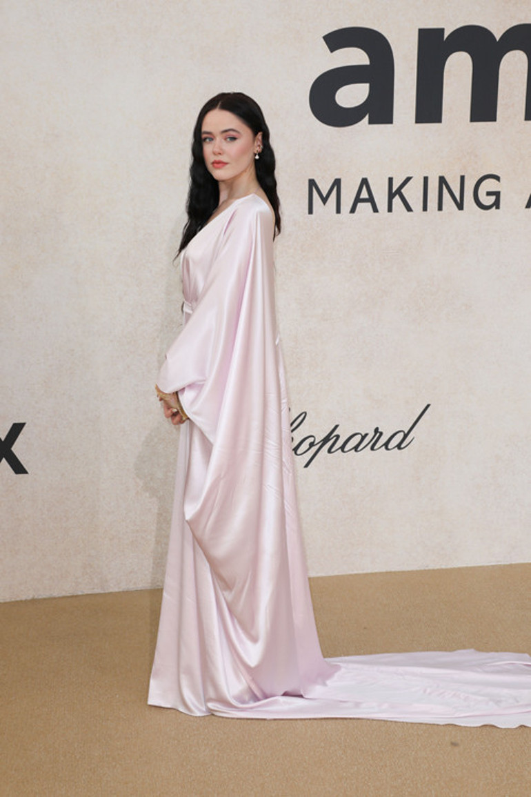 Olaylı elbiseyi bu sefer de o giydi